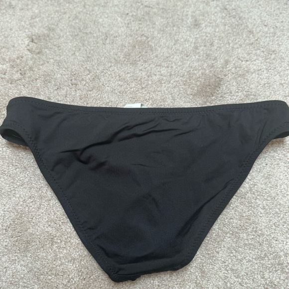 Becca black macrame bikini bottoms size small - Picture 3 of 9